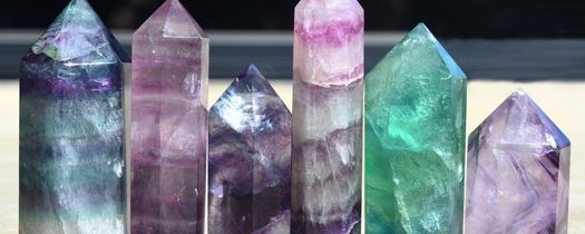 Guide complet la grande famille des Fluorites - Vertus et Bienfaits par couleur