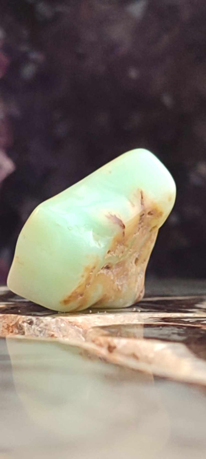 Load image into Gallery viewer, Chrysoprase du Kazakhstan pierre roulée Grade A++++
