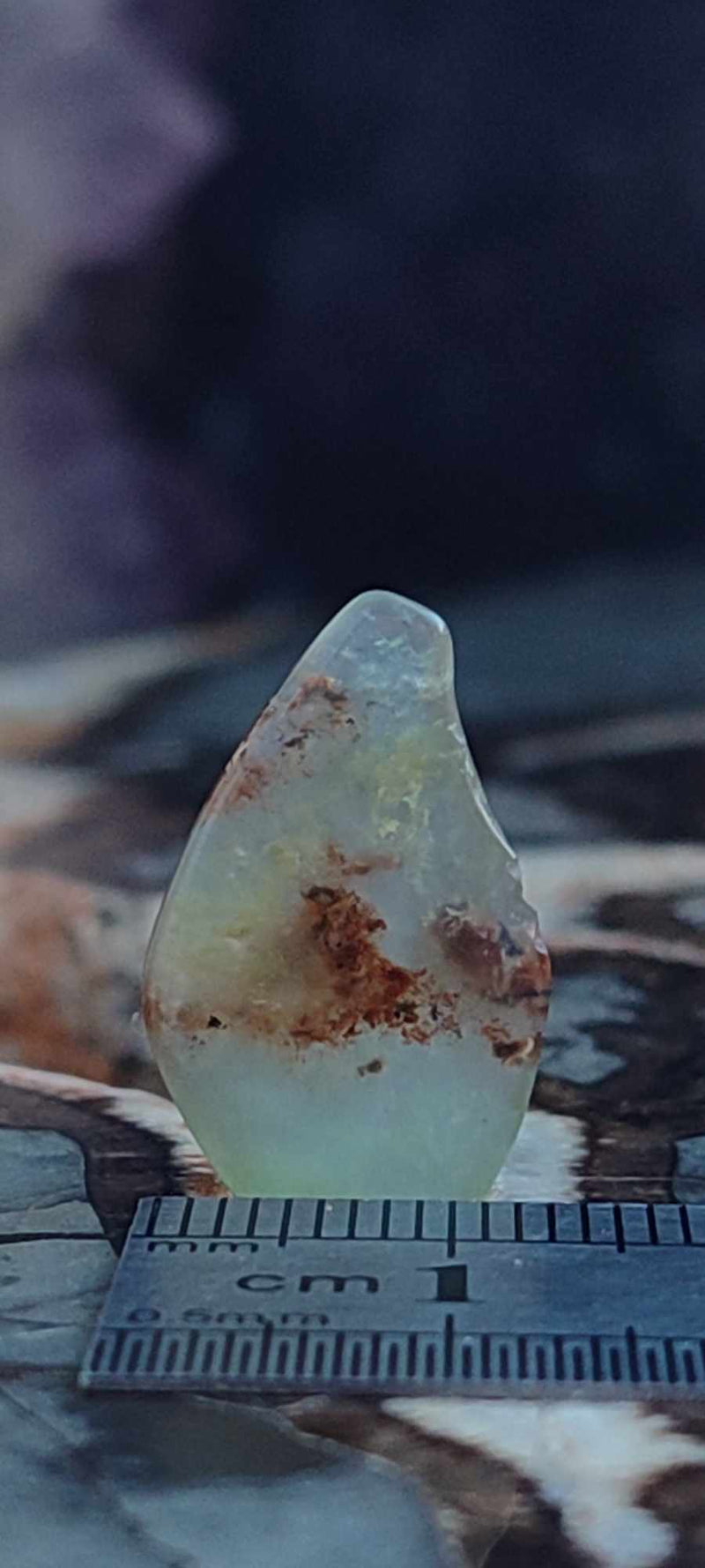 Загрузить изображение в просмотрщик галереи, Chrysoprase du Kazakhstan pierre roulée Grade &quot;Extra&quot; Chrysoprase pierre roulée Dans la besace du p&#39;tit Poucet (Boutique Officielle)
