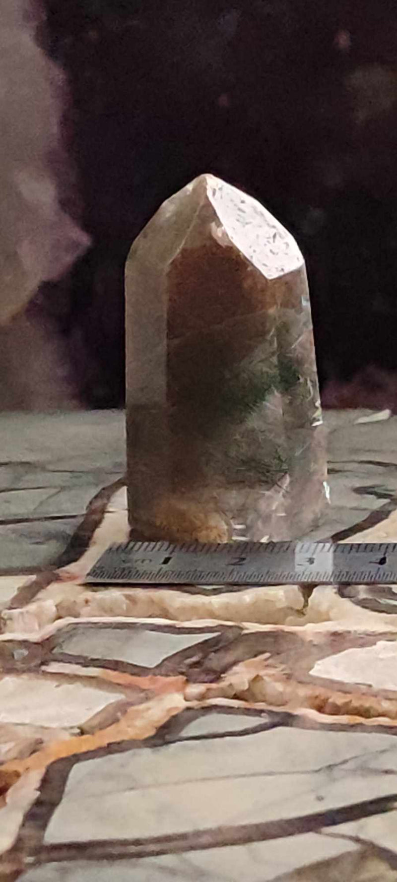 Chargez l&#39;image dans la visionneuse de la galerie, Quartz à inclusions de chlorite et de rutile du Brésil colonne Grade A++++ Quartz rutile Dans la besace du p&#39;tit Poucet (Boutique Officielle)
