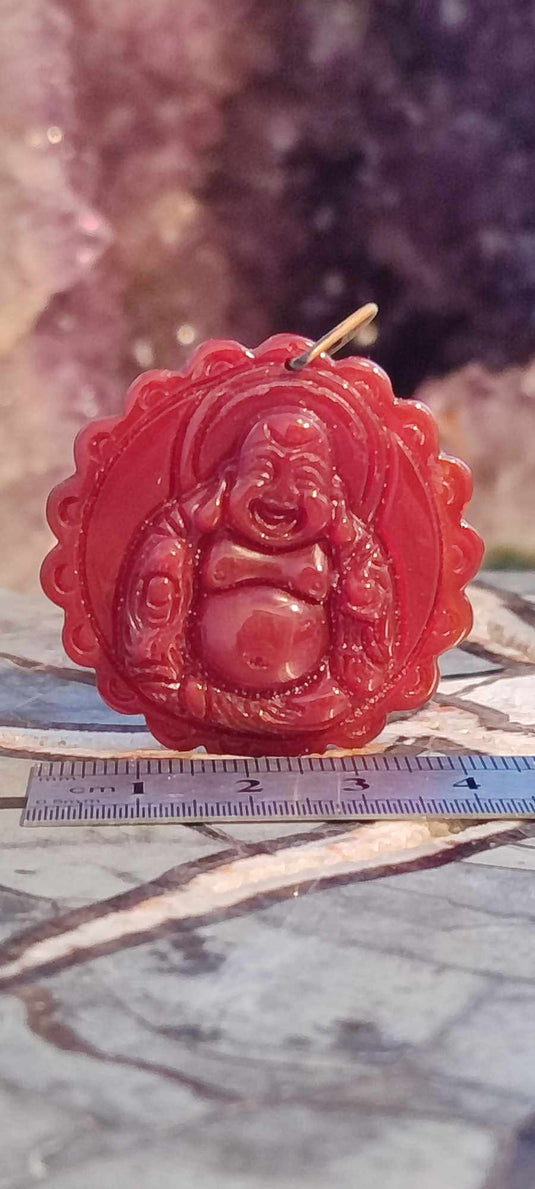 Pendentif Bouddha Cornaline Grade A ++++ aspect brillant (Avec son cordon) Pendentif Bouddha Cornaline Dans la besace du p'tit Poucet...