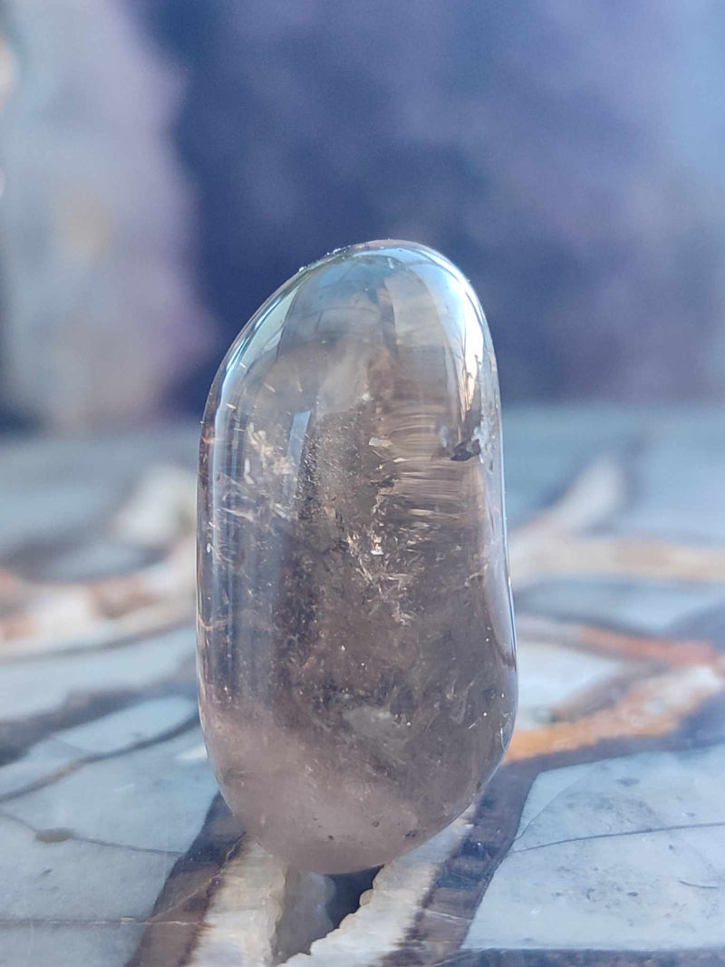 Laden Sie das Bild in Galerie -Viewer, Quartz fumé du Brésil pierre roulée Grade A++++ Quartz fumé du brésil pierre roulée Dans la besace du p&#39;tit Poucet (Boutique Officielle)
