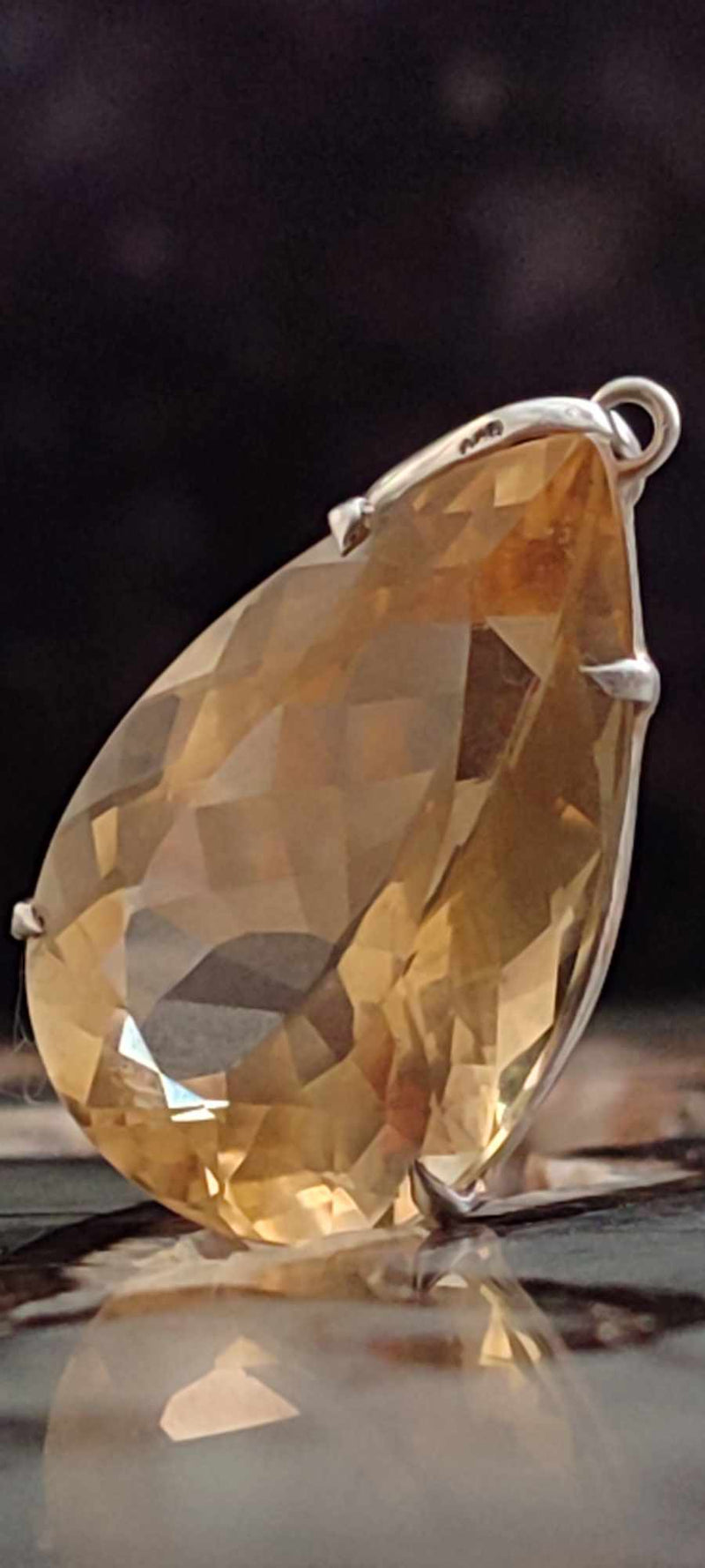 Chargez l&#39;image dans la visionneuse de la galerie, Citrine naturelle et véritable du brésil taillée en poire facettée montée sur argent 925
