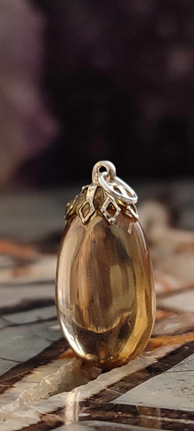 Load image into Gallery viewer, Citrine naturelle et véritable du Brésil pendentif Grade A++++ (fourni avec cordon) Citrine naturelle pendentif Dans la besace du p&#39;tit Poucet (Boutique Officielle)
