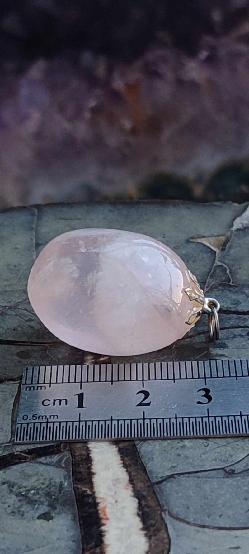 Chargez l&#39;image dans la visionneuse de la galerie, Quartz rose du Brésil pendentif grade A++++ (fourni avec cordon) Quartz rose pendentif Dans la besace du p&#39;tit Poucet (Boutique Officielle)
