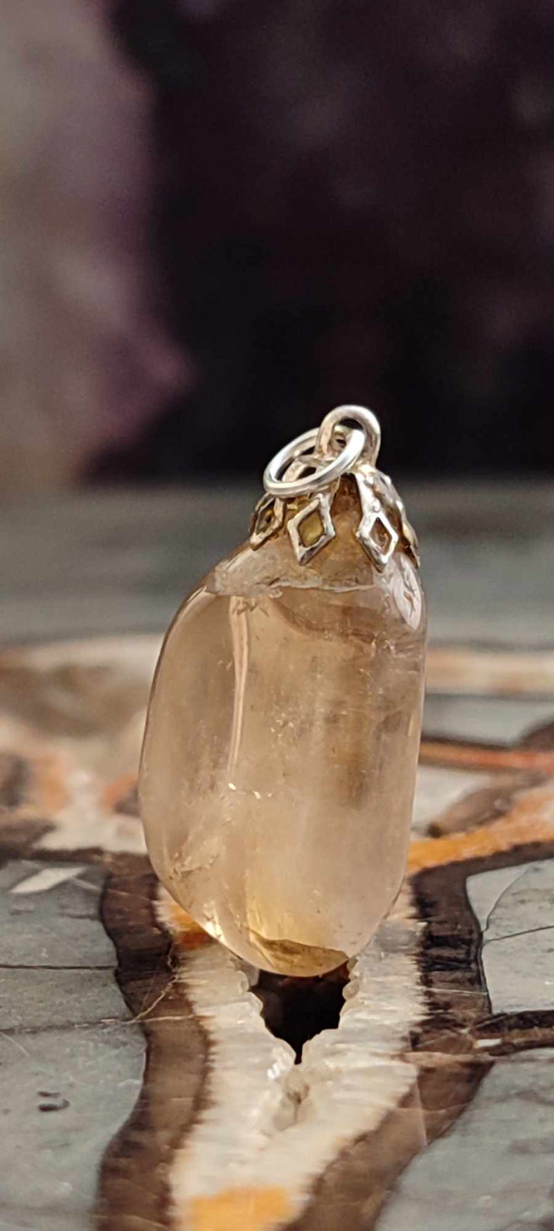 Chargez l&#39;image dans la visionneuse de la galerie, Citrine naturelle et véritable du Brésil pendentif Grade A++++ Citrine naturelle pendentif Dans la besace du p&#39;tit Poucet (Boutique Officielle)
