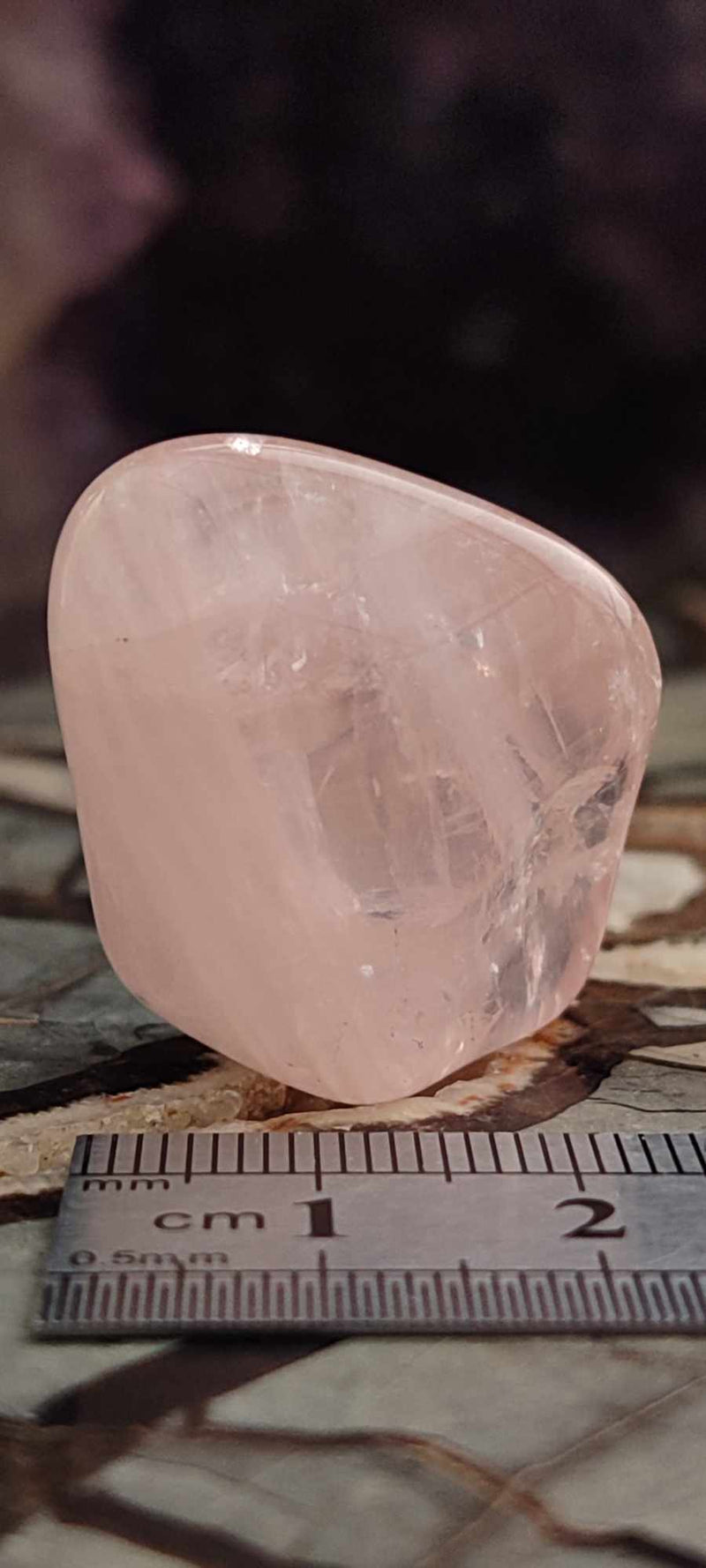 Laden Sie das Bild in Galerie -Viewer, Quartz rose du Brésil, pierre roulée Grade A++++ quartz rose pierre roulée Dans la besace du p&#39;tit Poucet (Boutique Officielle)
