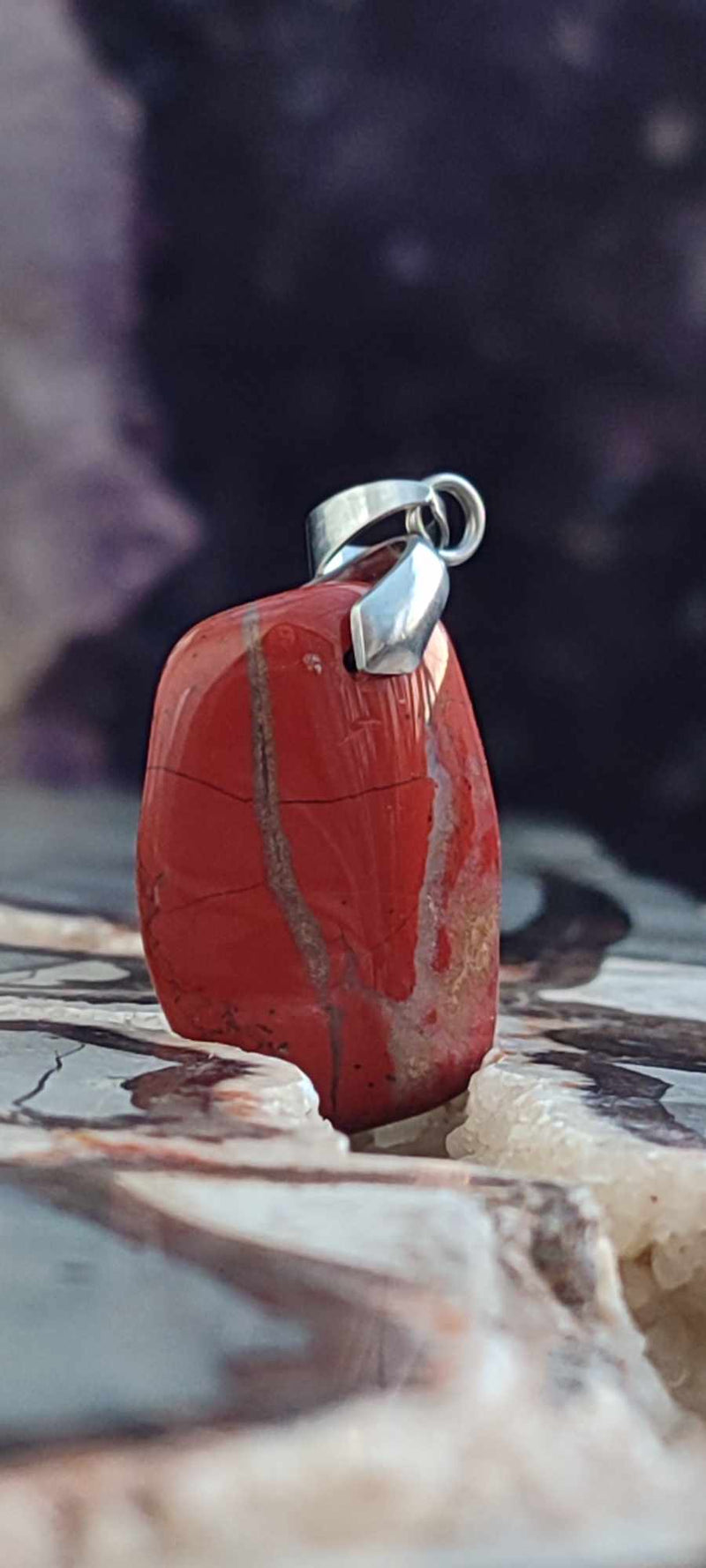 Cargue la imagen en el visor de la galería, Jaspe rouge du Grésil pendentif Grade A++++ (fourni avec cordon) jaspe rouge pendentif Dans la besace du p&#39;tit Poucet (Boutique Officielle)
