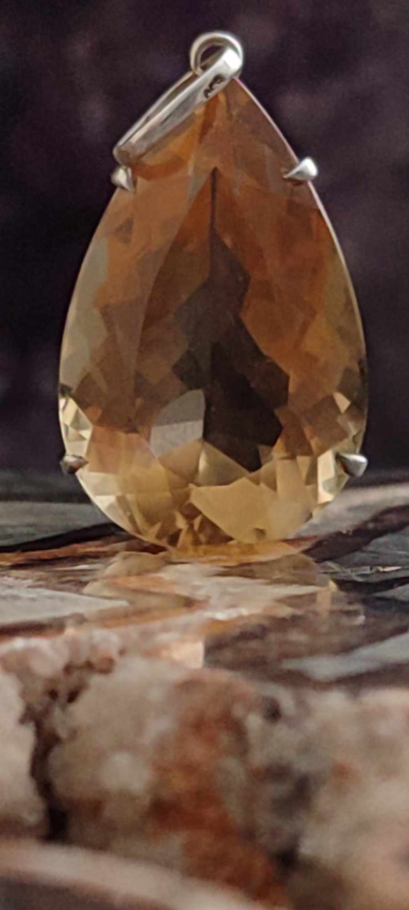 Chargez l&#39;image dans la visionneuse de la galerie, Citrine naturelle et véritable du brésil taillée en poire facettée montée sur argent 925
