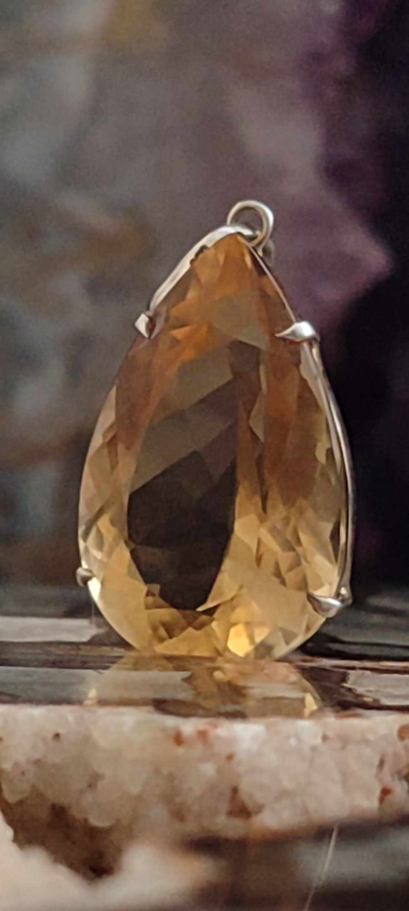 Chargez l&#39;image dans la visionneuse de la galerie, Citrine naturelle et véritable du brésil taillée en poire facettée montée sur argent 925
