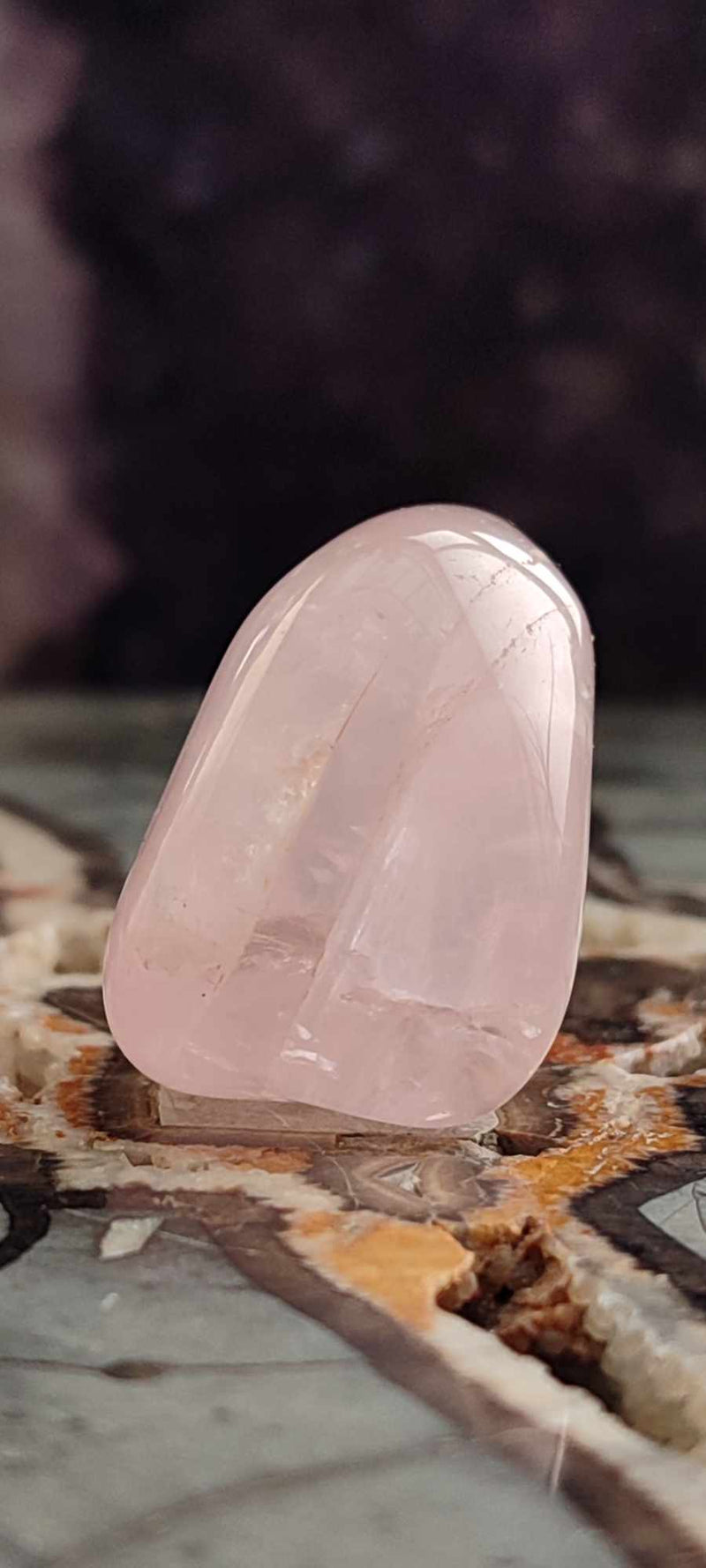 Laden Sie das Bild in Galerie -Viewer, Quartz rose du Brésil, pierre roulée Grade A++++ Pendule Quartz rose Dans la besace du p&#39;tit Poucet (Boutique Officielle)
