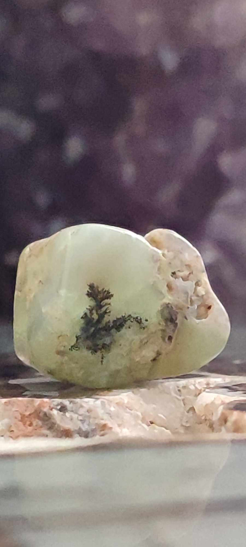 Загрузить изображение в просмотрщик галереи, Chrysoprase du Kazakhstan pierre roulée Grade A++++
