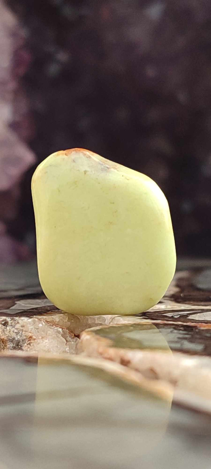 Laden Sie das Bild in Galerie -Viewer, Chrysoprase citron d&#39;Australie pierre roulée Grade A++++ Chrysoprase citron pierre roulée Dans la besace du p&#39;tit Poucet (Boutique Officielle)
