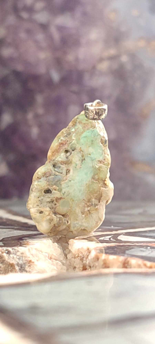 Chrysoprase du Kazakhstan sur matrice pendentif Grade A++++ Monté argt925 (fourni avec cordon)