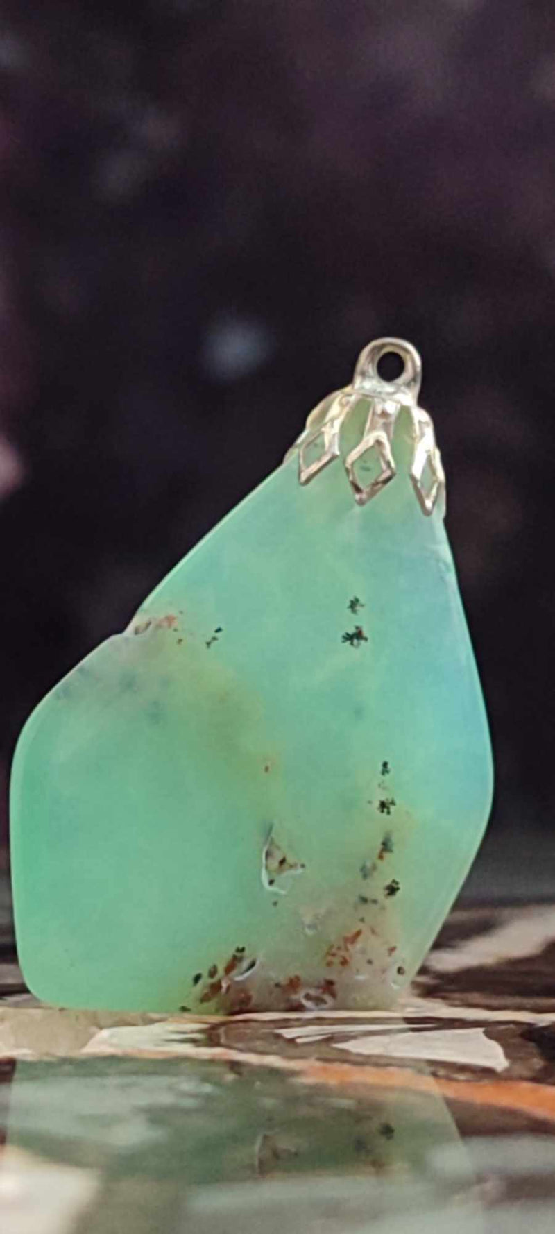 Chargez l&#39;image dans la visionneuse de la galerie, Chrysoprase du Kazakhstan pendentif Grade &quot;Extra&quot; Dans la besace du p&#39;tit Poucet (Boutique Officielle)
