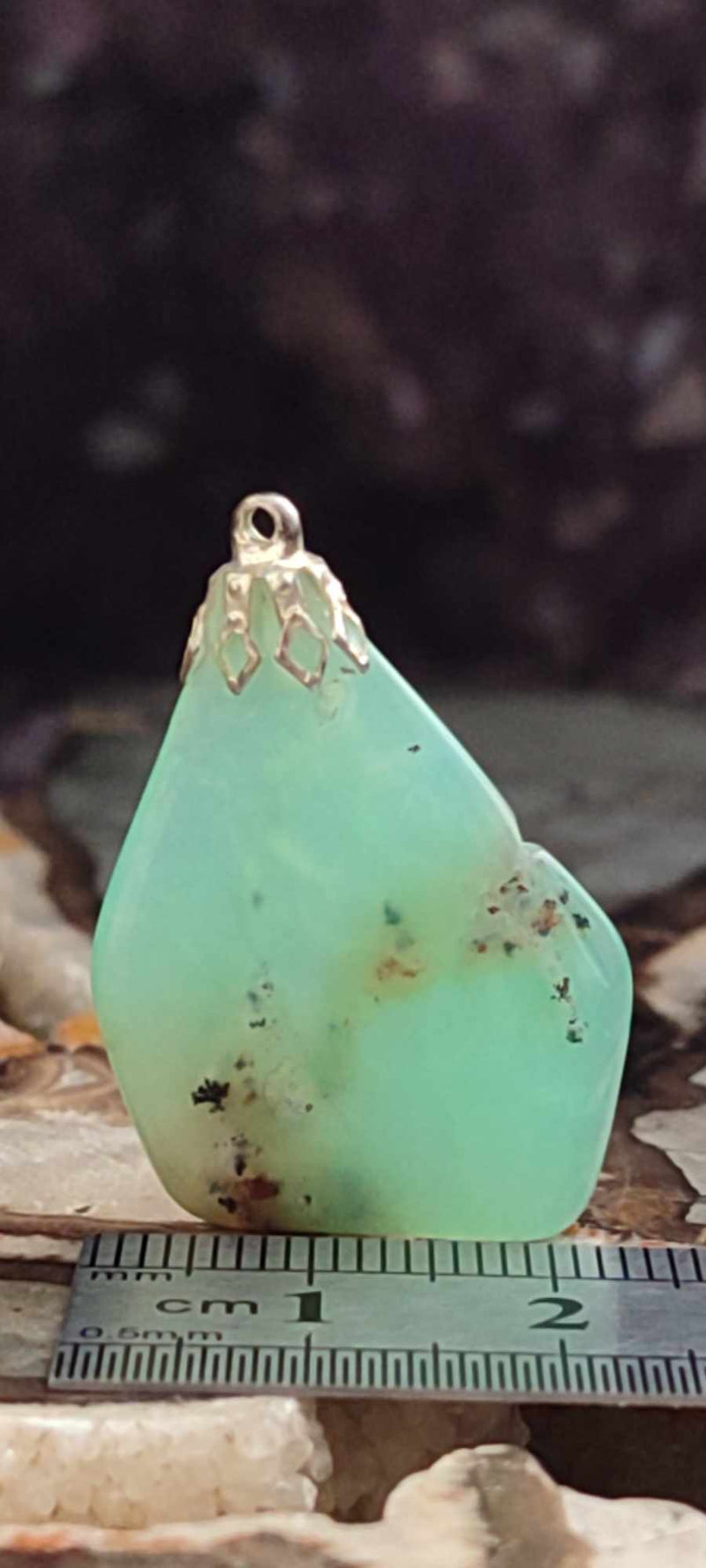 Chargez l&#39;image dans la visionneuse de la galerie, Chrysoprase du Kazakhstan pendentif Grade &quot;Extra&quot; Dans la besace du p&#39;tit Poucet (Boutique Officielle)
