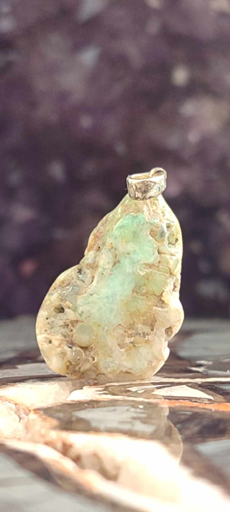 Carica immagine in Galleria Viewer, Chrysoprase du Kazakhstan sur matrice pendentif Grade A++++ Monté argt925 (fourni avec cordon)
