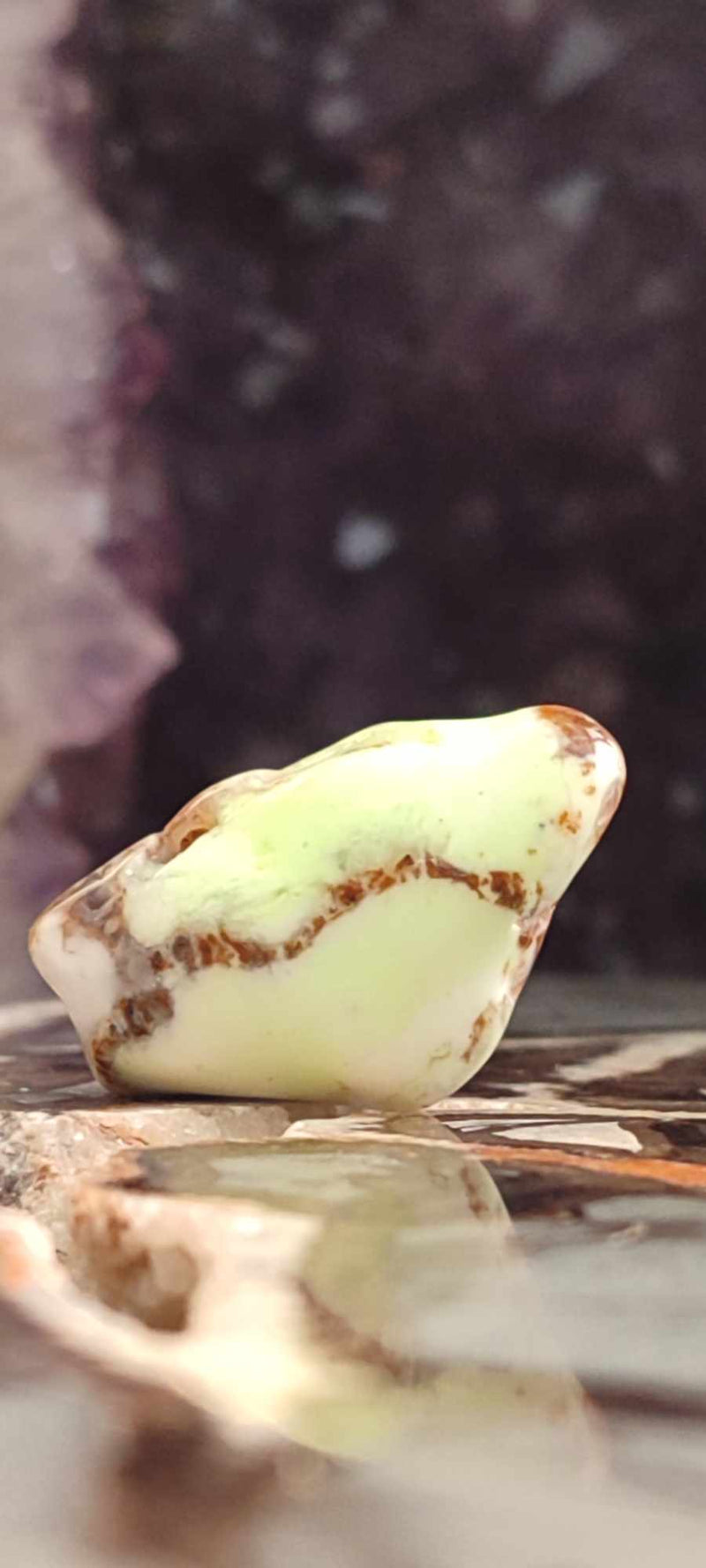 Carica immagine in Galleria Viewer, Chrysoprase du Kazakhstan pierre roulée Grade A++++
