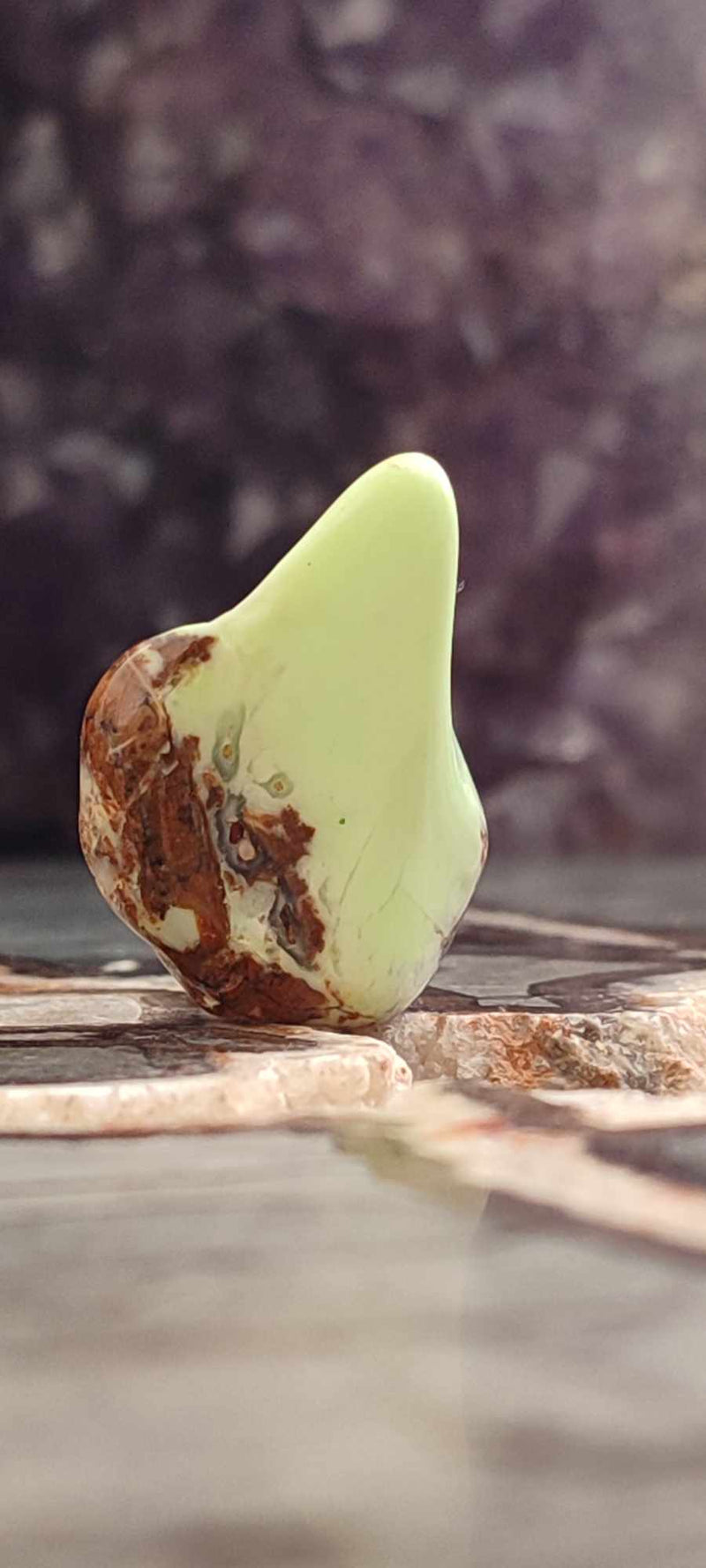 Cargue la imagen en el visor de la galería, Chrysoprase citron d&#39;Australie pierre roulée Grade A++++ Chrysoprase citron pierre roulée Dans la besace du p&#39;tit Poucet (Boutique Officielle)
