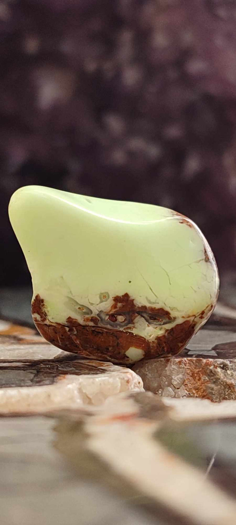 Cargue la imagen en el visor de la galería, Chrysoprase citron d&#39;Australie pierre roulée Grade A++++ Chrysoprase citron pierre roulée Dans la besace du p&#39;tit Poucet (Boutique Officielle)
