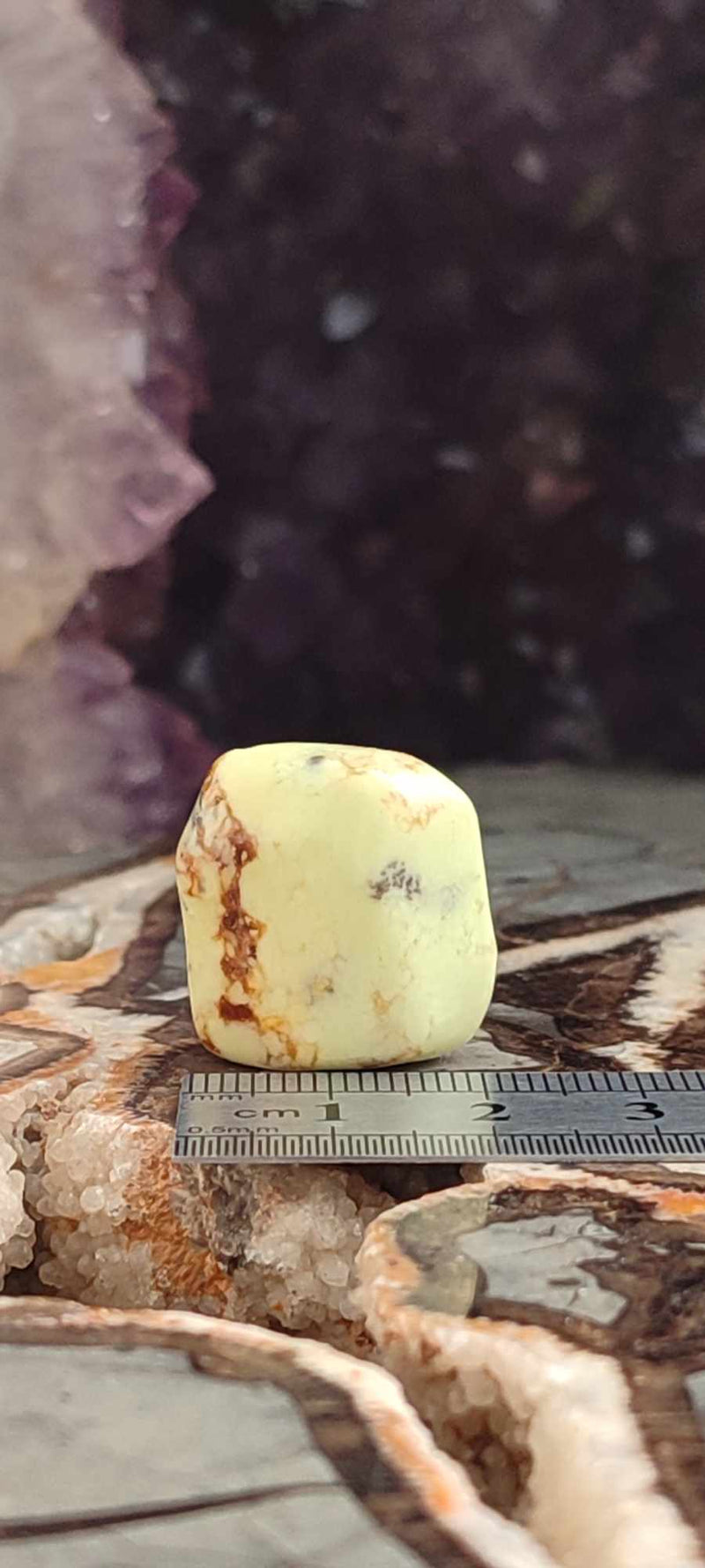 Laden Sie das Bild in Galerie -Viewer, Chrysoprase citron d&#39;Australie pierre roulée Grade A++++ Chrysoprase citron pierre roulée Dans la besace du p&#39;tit Poucet (Boutique Officielle)
