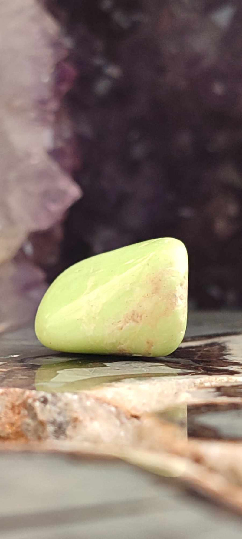 Laden Sie das Bild in Galerie -Viewer, Chrysoprase citron d&#39;Australie pierre roulée Grade A++++ Chrysoprase citron pierre roulée Dans la besace du p&#39;tit Poucet (Boutique Officielle)
