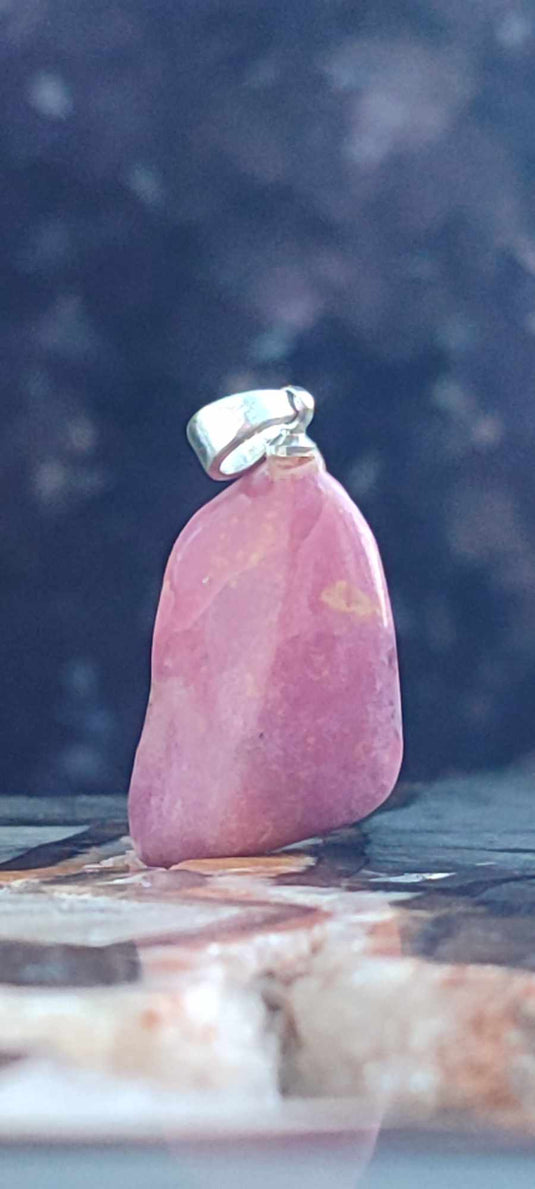 Rhodonite d'Argentine pendentif Grade A++++ monté argt925 (fourni avec cordon) Rhodonite pendentif bélière Argent 925 Dans la besace du p'tit Poucet (Boutique Officielle)