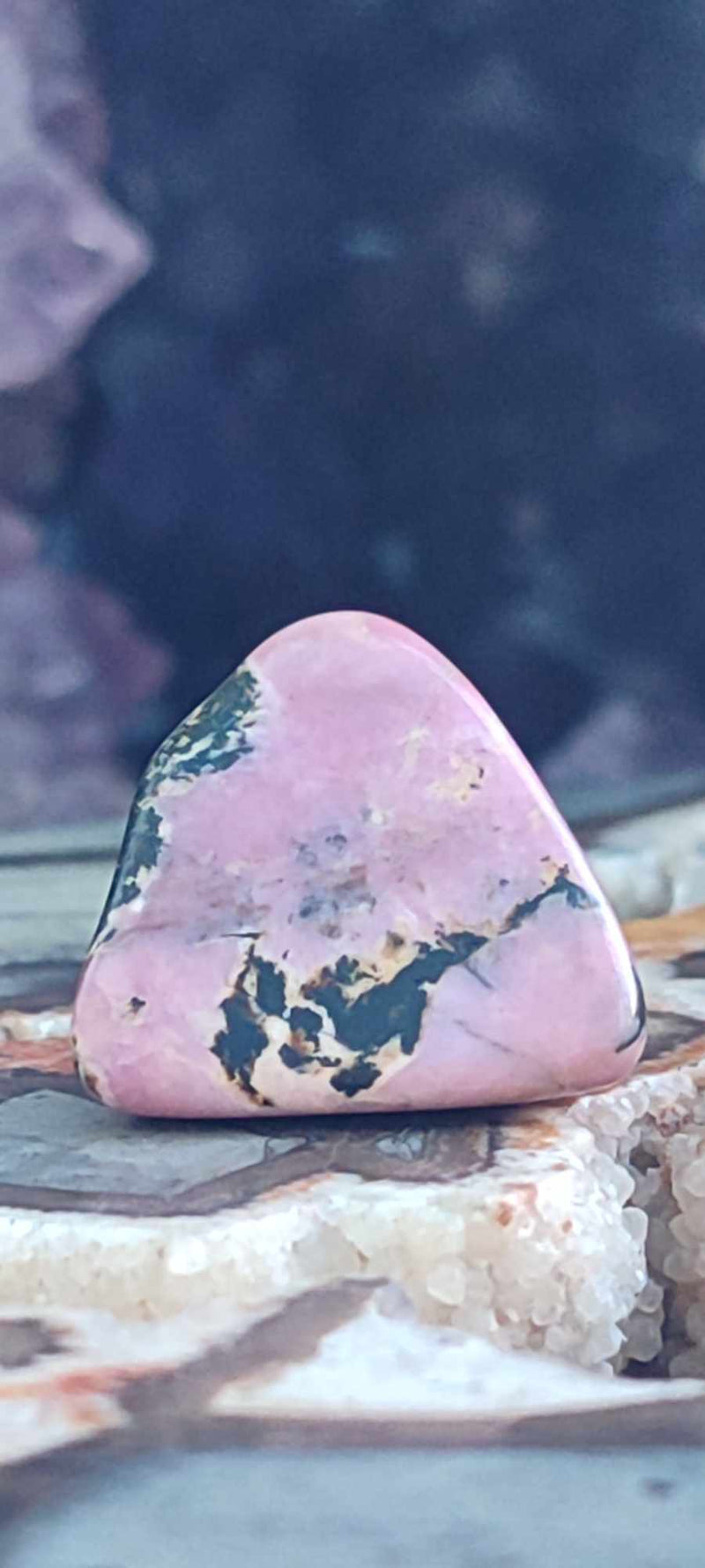 Load image into Gallery viewer, Rhodonite d&#39;Argentine pierre roulée Grade A++++ Rhodonite pierre roulée Dans la besace du p&#39;tit Poucet (Boutique Officielle)
