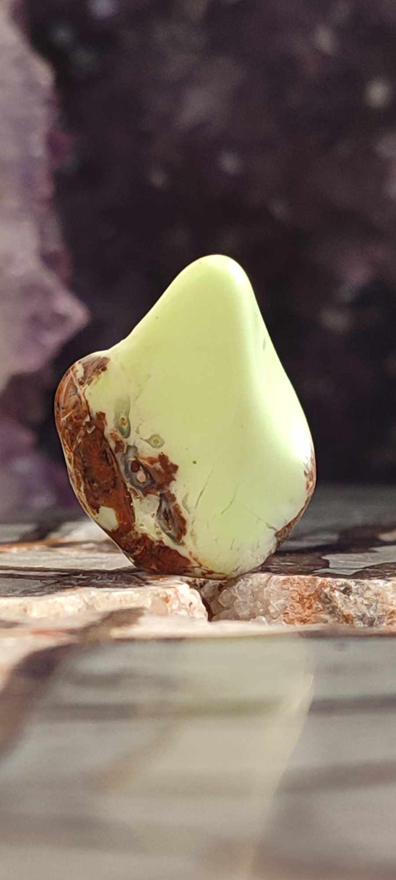 Cargue la imagen en el visor de la galería, Chrysoprase citron d&#39;Australie pierre roulée Grade A++++ Chrysoprase citron pierre roulée Dans la besace du p&#39;tit Poucet (Boutique Officielle)
