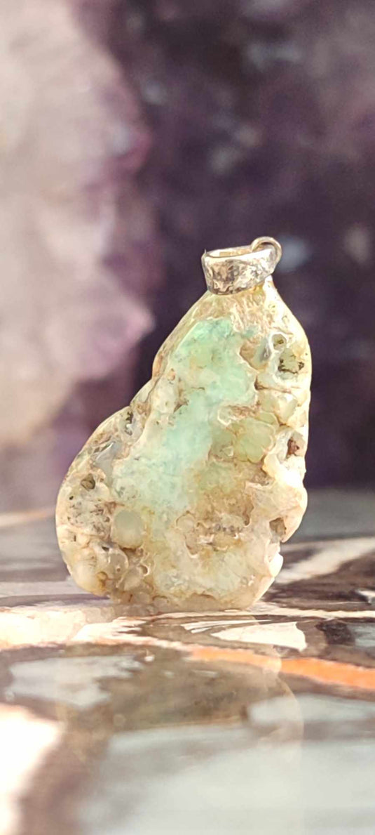 Chrysoprase du Kazakhstan sur matrice pendentif Grade A++++ Monté argt925 (fourni avec cordon)