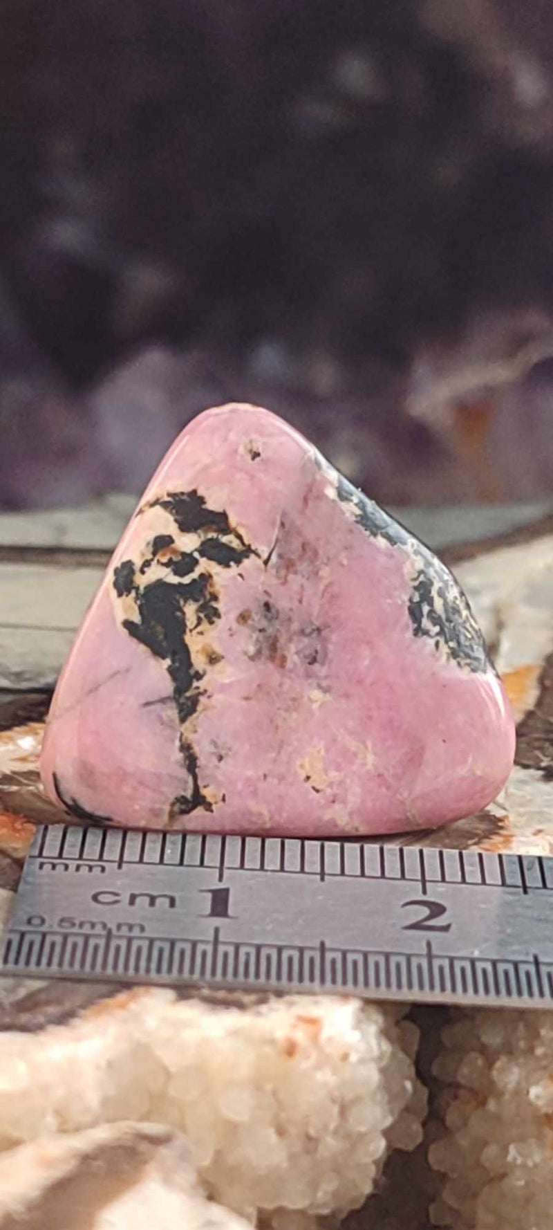 Load image into Gallery viewer, Rhodonite d&#39;Argentine pierre roulée Grade A++++ Rhodonite pierre roulée Dans la besace du p&#39;tit Poucet (Boutique Officielle)
