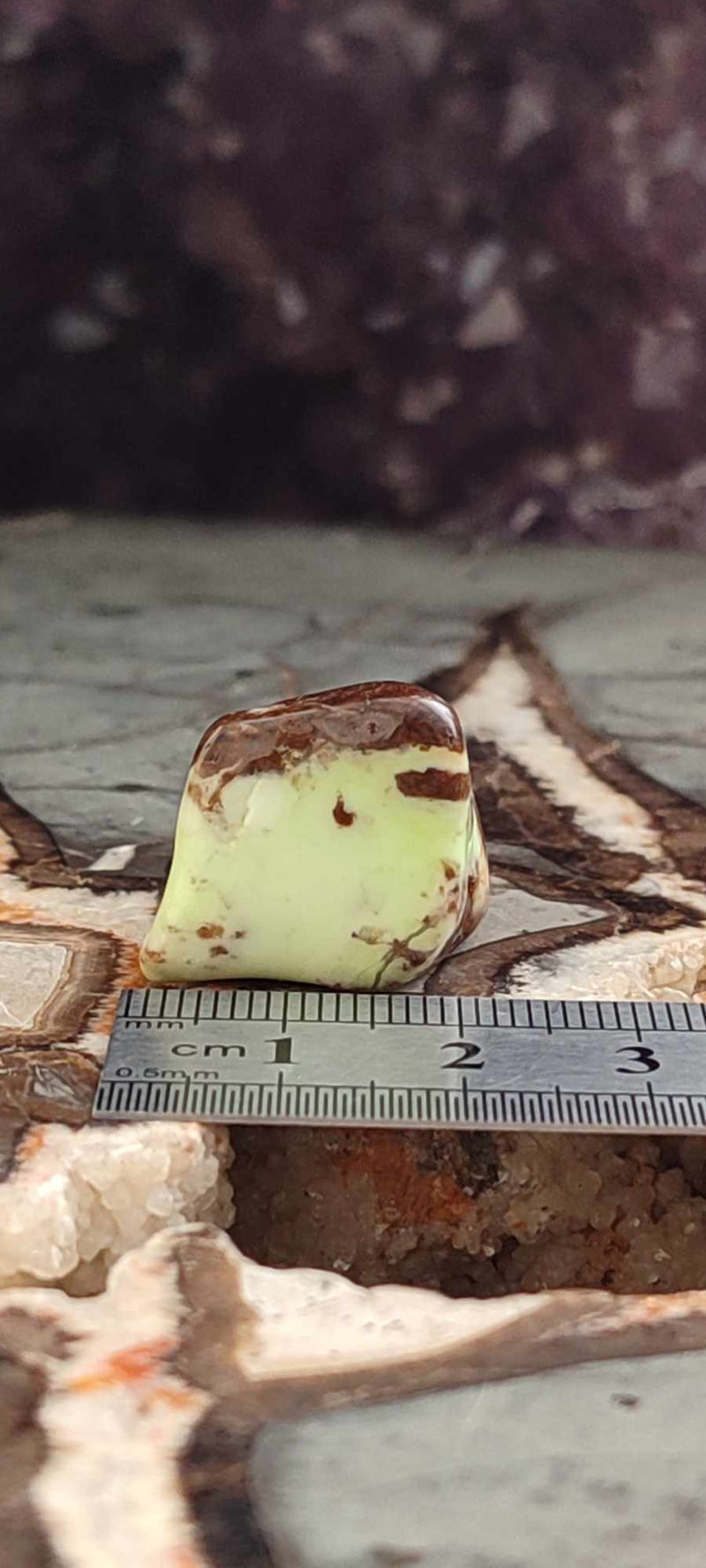 Load image into Gallery viewer, Chrysoprase citron d&#39;Australie pierre roulée grade A++++ Chrysoprase citron pierre roulée Dans la besace du p&#39;tit Poucet (Boutique Officielle)
