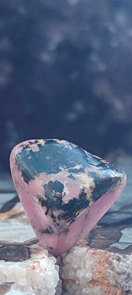 Rhodonite d'Argentine pierre roulée Grade A++++ Rhodonite pierre roulée Dans la besace du p'tit Poucet (Boutique Officielle)