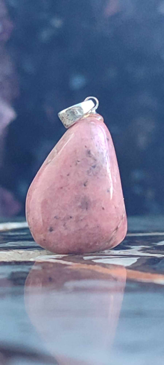 Rhodonite d'Argentine pendentif Grade A++++ (fourni avec cordon) Rhodonite pendentif Dans la besace du p'tit Poucet (Boutique Officielle)