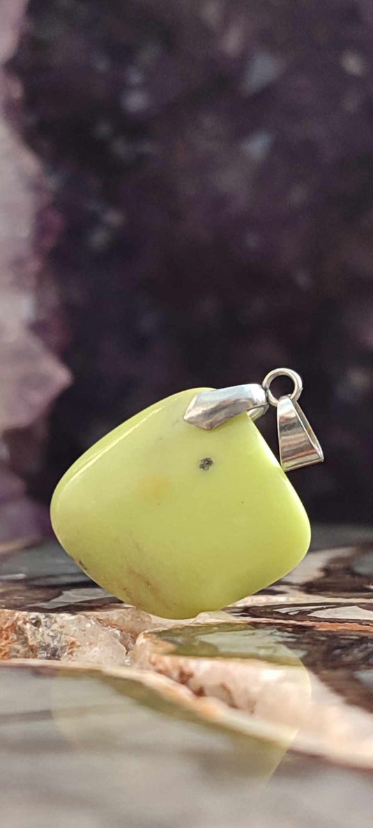 Chrysoprase citron d'Australie pendentif Grade A++++ (fourni avec cordon) Chrysoprase citron pendentif Dans la besace du p'tit Poucet (Boutique Officielle)