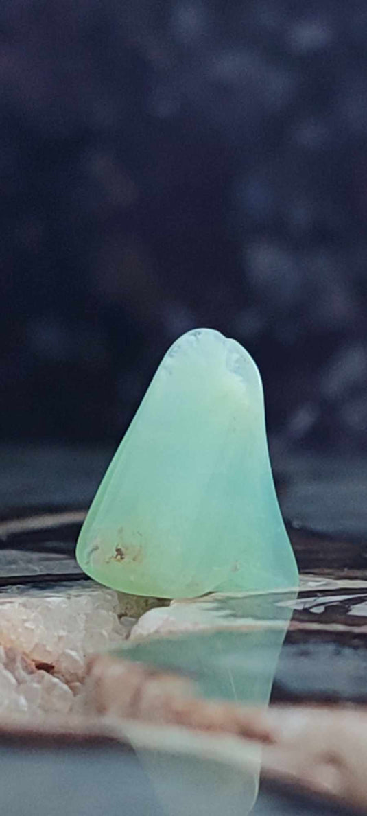 Chrysoprase du Kazakhstan pierre roulée Grade 