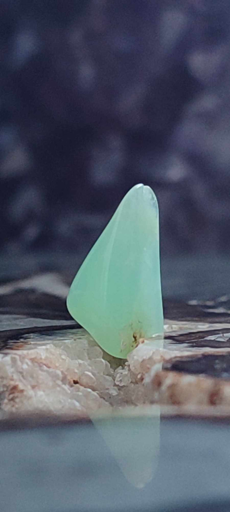 Загрузить изображение в просмотрщик галереи, Chrysoprase du Kazakhstan pierre roulée Grade &quot;Extra&quot; Chrysoprase pierre roulée Dans la besace du p&#39;tit Poucet (Boutique Officielle)
