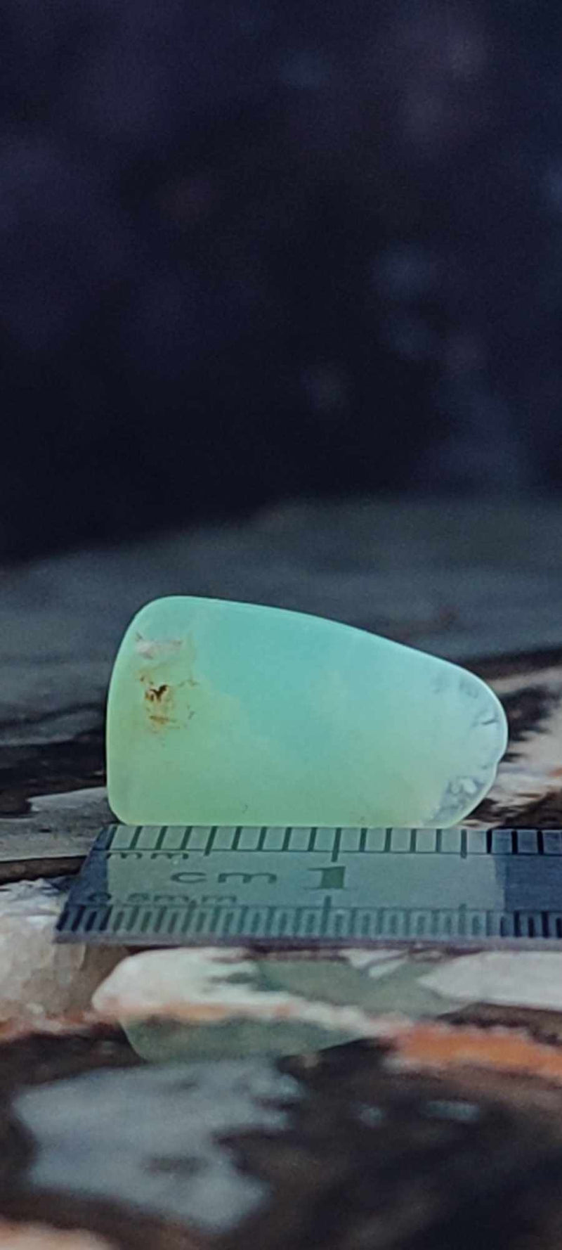 Загрузить изображение в просмотрщик галереи, Chrysoprase du Kazakhstan pierre roulée Grade &quot;Extra&quot; Chrysoprase pierre roulée Dans la besace du p&#39;tit Poucet (Boutique Officielle)
