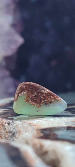 Chrysoprase du Kazakhstan pierre roulée Grade 