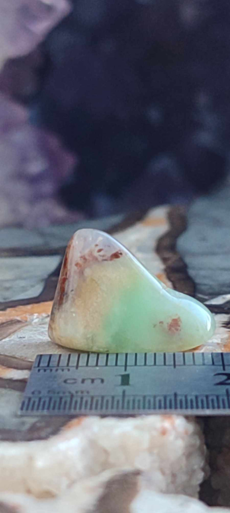 Загрузить изображение в просмотрщик галереи, Chrysoprase du Kazakhstan pierre roulée Grade &quot;Extra&quot; Chrysoprase pierre roulée Dans la besace du p&#39;tit Poucet (Boutique Officielle)
