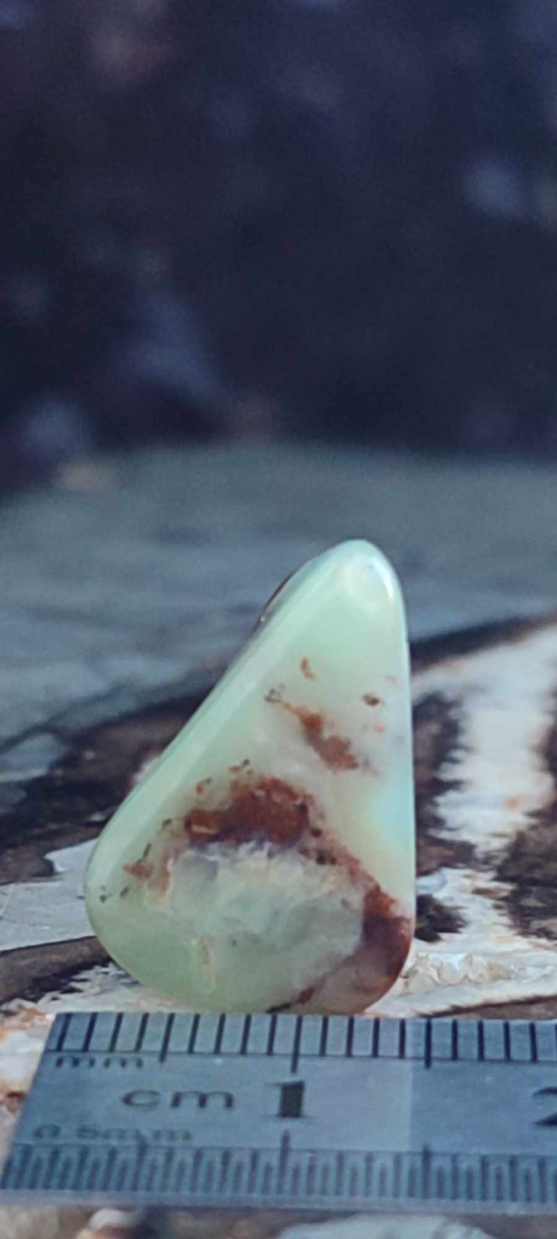 Загрузить изображение в просмотрщик галереи, Chrysoprase du Kazakhstan pierre roulée Grade &quot;Extra&quot; Chrysoprase pierre roulée Dans la besace du p&#39;tit Poucet (Boutique Officielle)
