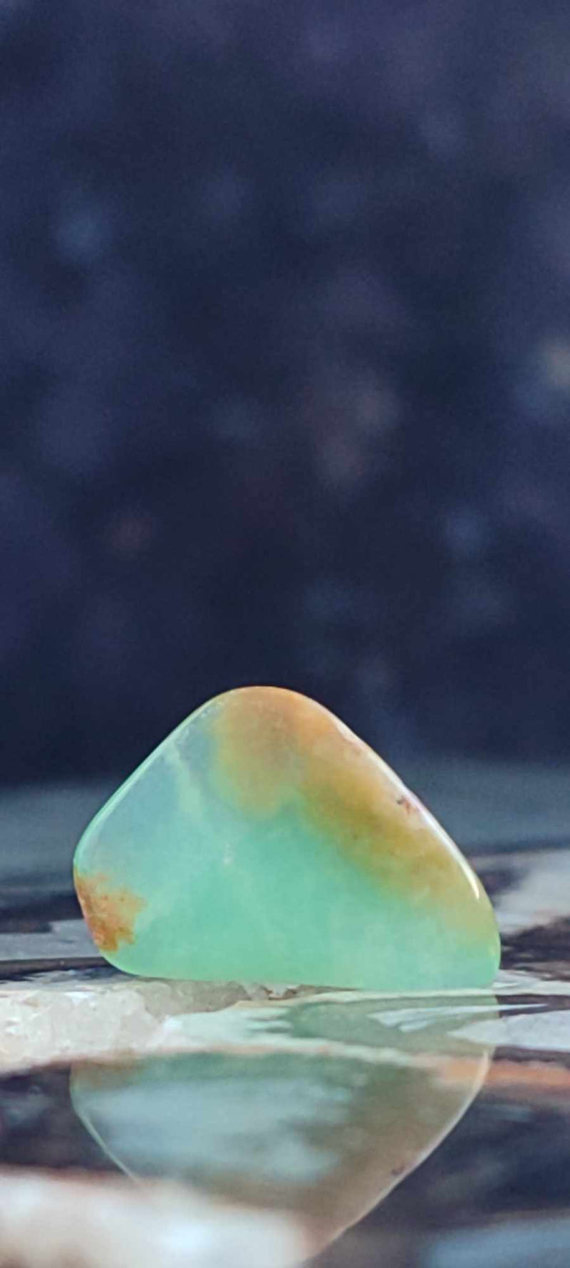 Загрузить изображение в просмотрщик галереи, Chrysoprase du Kazakhstan pierre roulée Grade &quot;Extra&quot; Chrysoprase pierre roulée Dans la besace du p&#39;tit Poucet (Boutique Officielle)
