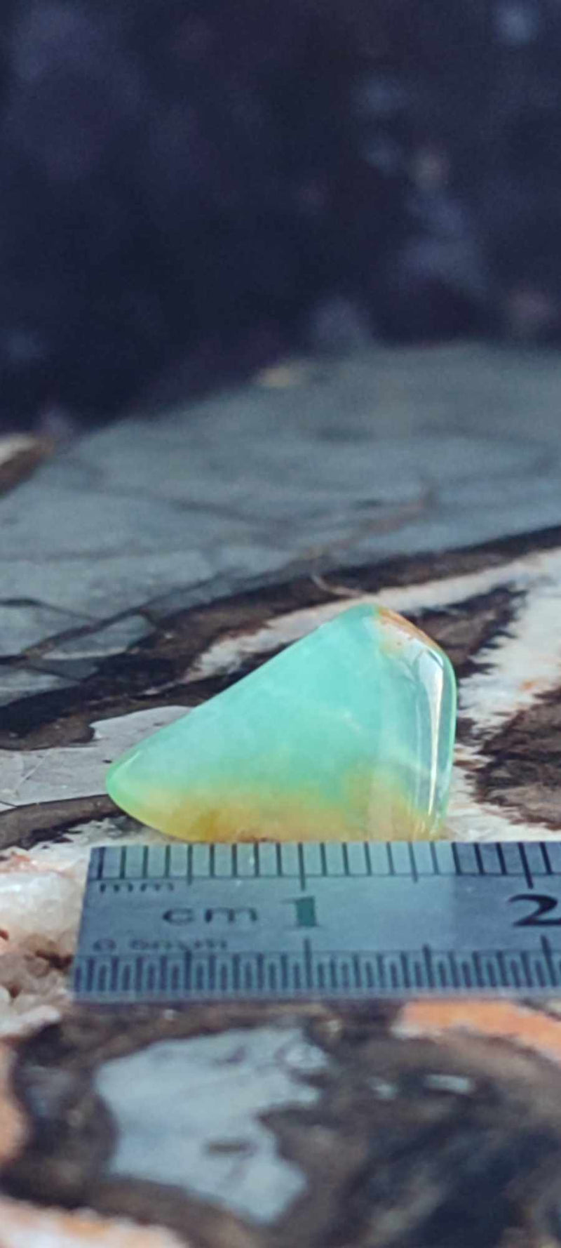 Загрузить изображение в просмотрщик галереи, Chrysoprase du Kazakhstan pierre roulée Grade &quot;Extra&quot; Chrysoprase pierre roulée Dans la besace du p&#39;tit Poucet (Boutique Officielle)
