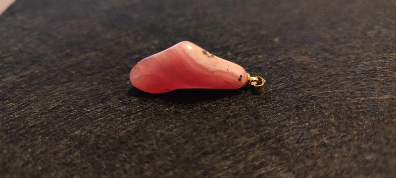 Загрузить изображение в просмотрщик галереи, Rhodochrosite cristallisée du Pérou pendentif Grade &quot;Extra&quot; (fourni avec cordon) Rhodochrosite cristallisée du Pérou pendentif Grade &quot;Extra&quot; Dans la besace du p&#39;tit Poucet (Boutique Officielle)
