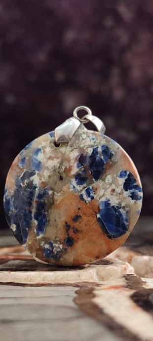 Sodalite couché de soleil du Brésil pendentif Grade A++++ 