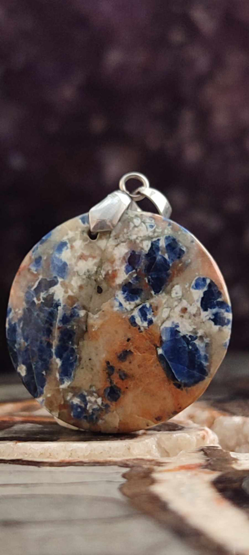 Carica immagine in Galleria Viewer, Sodalite couché de soleil du Brésil pendentif Grade A++++ &quot;Rare&quot; Sodalite coucher de soleil Sodalite/Calcite orange pendentif Dans la besace du p&#39;tit Poucet (Boutique Officielle)
