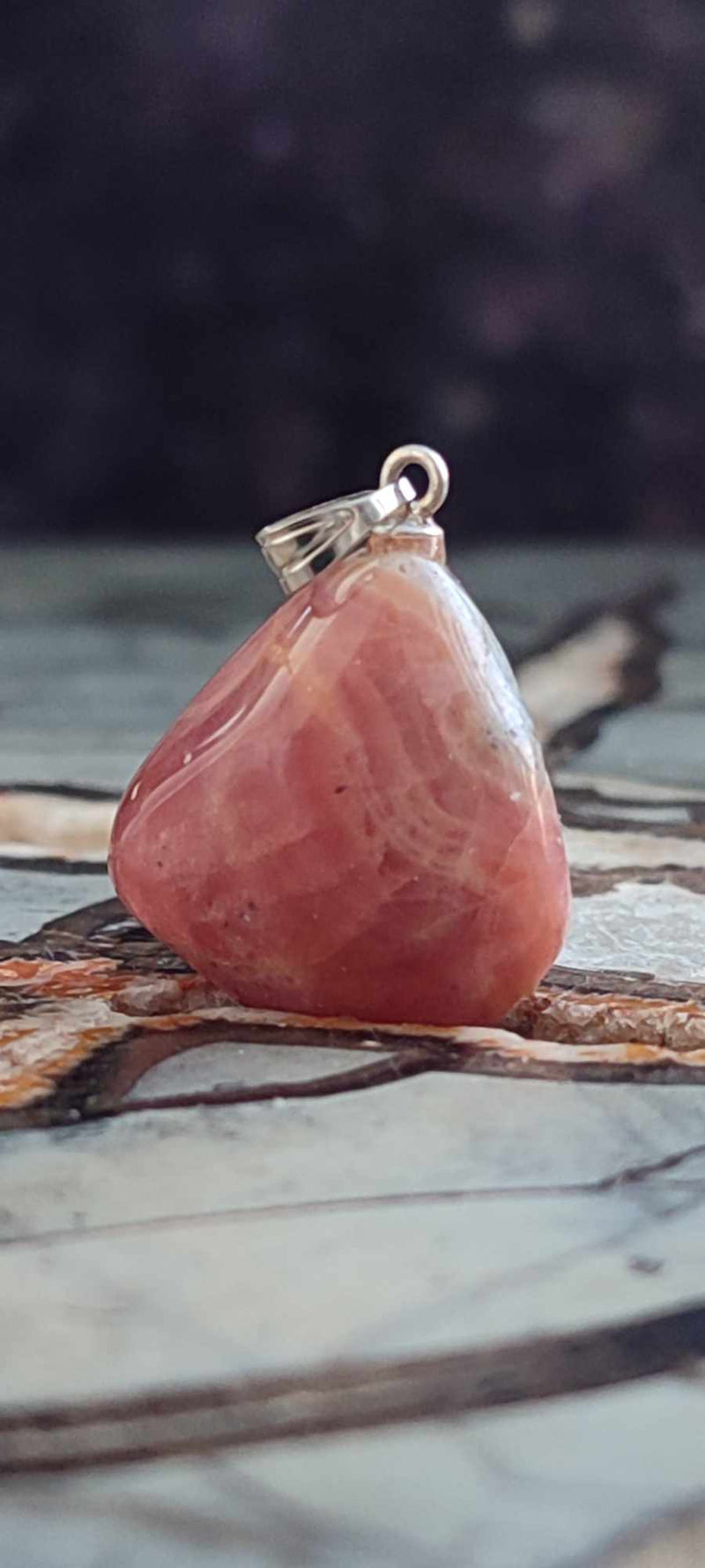 Load image into Gallery viewer, Rhodochrosite cristallisée du Pérou pendentif Grade &quot;Extra&quot; (fourni avec cordon) Rhodochrosite cristallisée du Pérou pendentif Grade &quot;Extra&quot; Dans la besace du p&#39;tit Poucet (Boutique Officielle)
