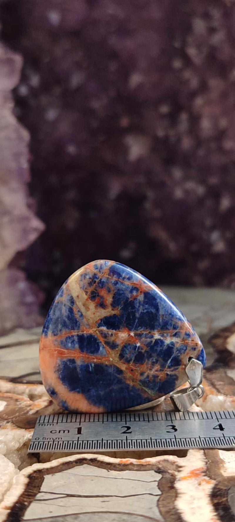 Загрузить изображение в просмотрщик галереи, Sodalite coucher de soleil du Brésil pendentif Grade A++++ &quot;Rare&quot; Sodalite coucher de soleil Sodalite/Calcite orange pendentif Dans la besace du p&#39;tit Poucet (Boutique Officielle)
