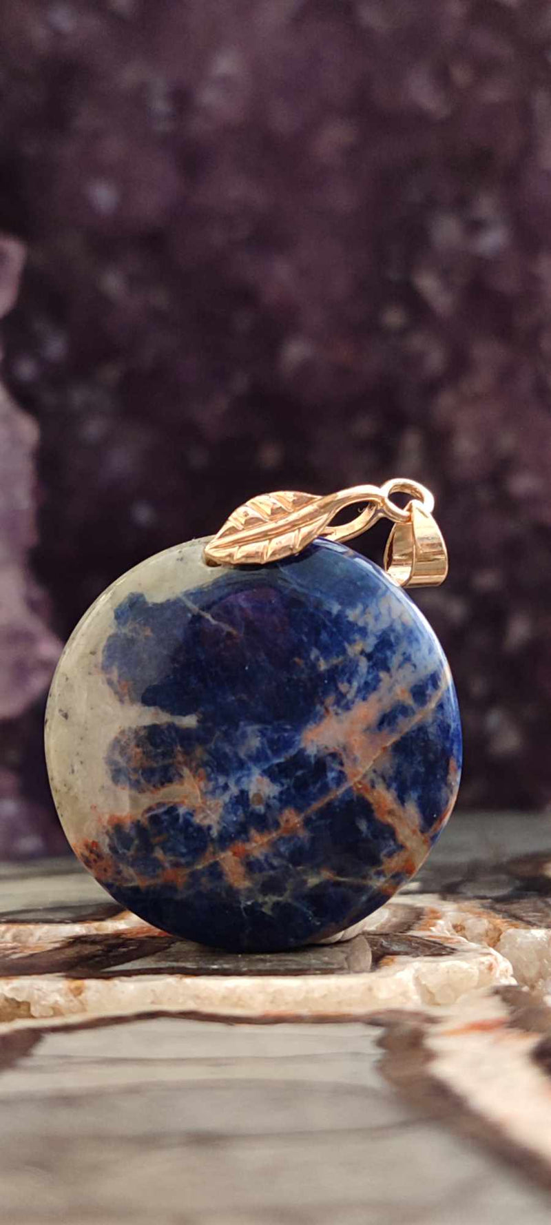 Загрузить изображение в просмотрщик галереи, Sodalite coucher de soleil du Brésil pendentif Grade A++++ &quot;Rare&quot; Sodalite coucher de soleil Sodalite/Calcite orange pendentif Dans la besace du p&#39;tit Poucet (Boutique Officielle)
