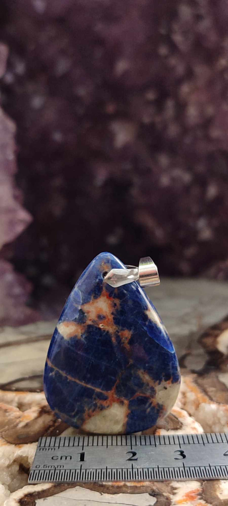 Загрузить изображение в просмотрщик галереи, Sodalite coucher de soleil du Brésil pendentif Grade A++++ &quot;Rare&quot; Sodalite coucher de soleil Sodalite/Calcite orange pendentif Dans la besace du p&#39;tit Poucet (Boutique Officielle)
